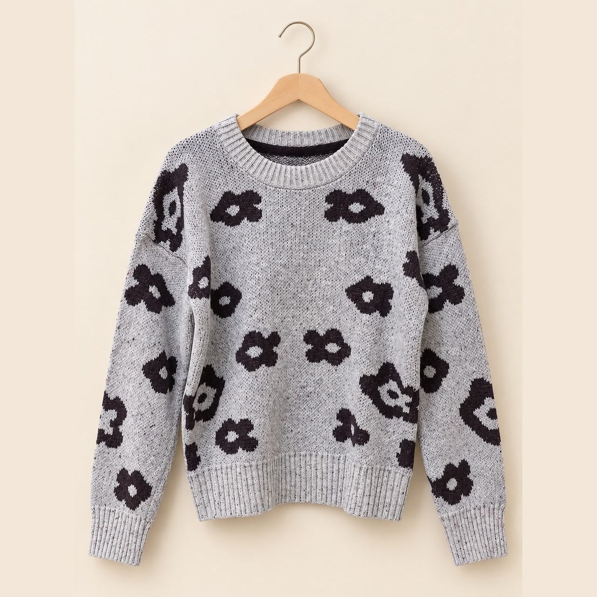 Sweater Rajut Bunga Abu